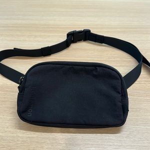 Lululemon belt bag